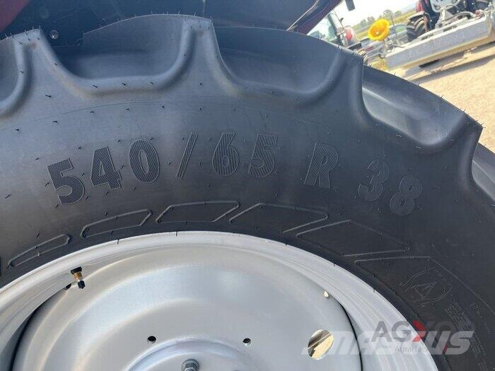 Case IH Farmall 120M Tractoren