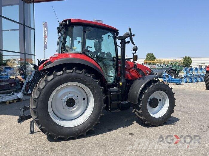 Case IH Farmall 120M Tractoren