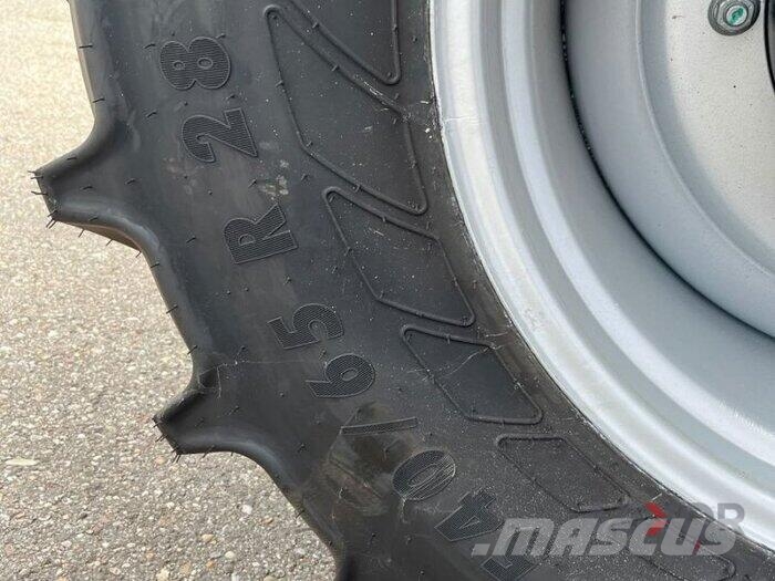 Case IH Maxxum 135 CVX Traktorji