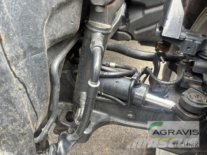 Case IH OPTUM 270 CVX الجرارات