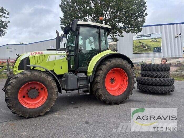 CLAAS ARION 620 CIS Traktory