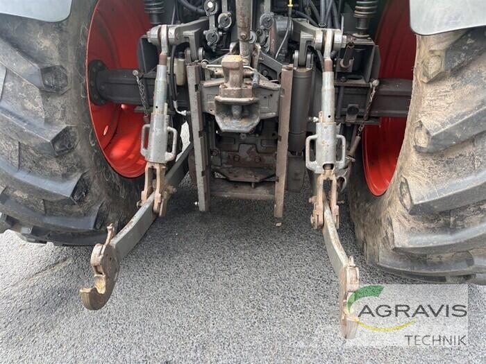 CLAAS ARION 620 CIS Traktory
