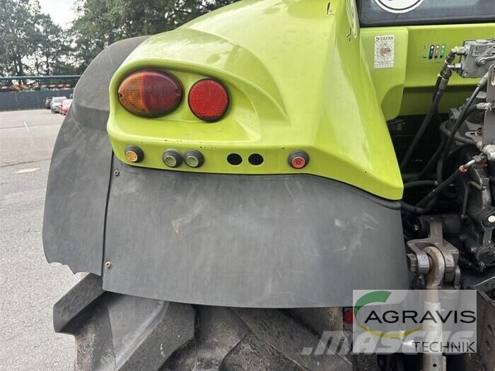 CLAAS ARION 620 CIS Traktory