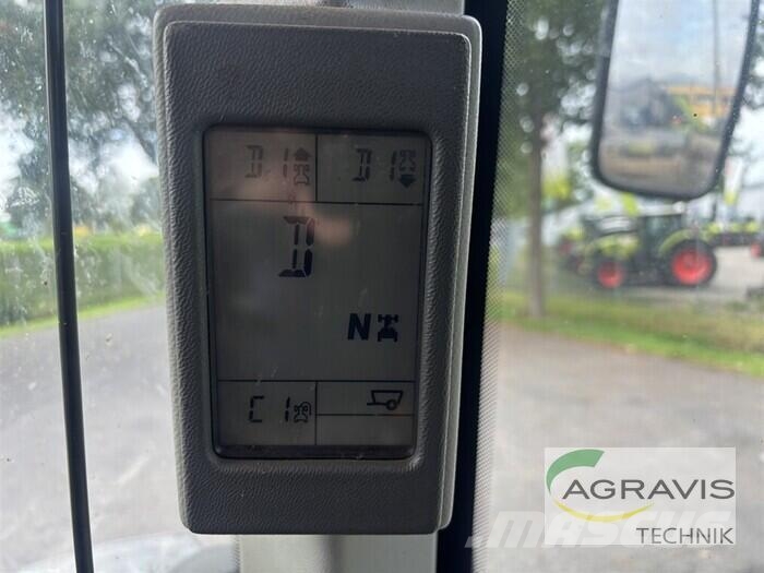 CLAAS ARION 620 CIS Traktory