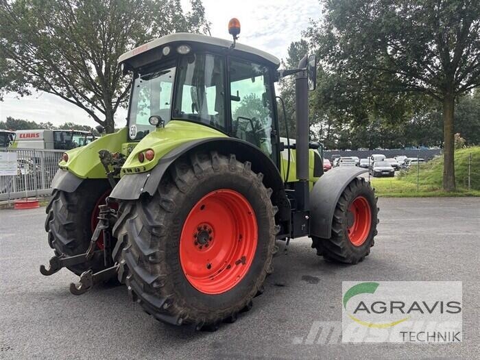 CLAAS ARION 620 CIS Traktory