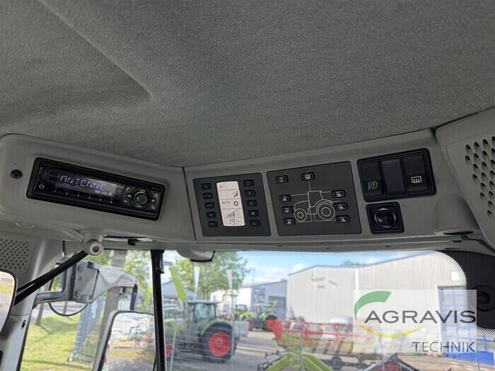 CLAAS ARION 660 CMATIC CEBIS Traktory