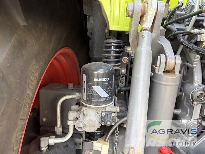 CLAAS ARION 660 CMATIC CEBIS Traktory