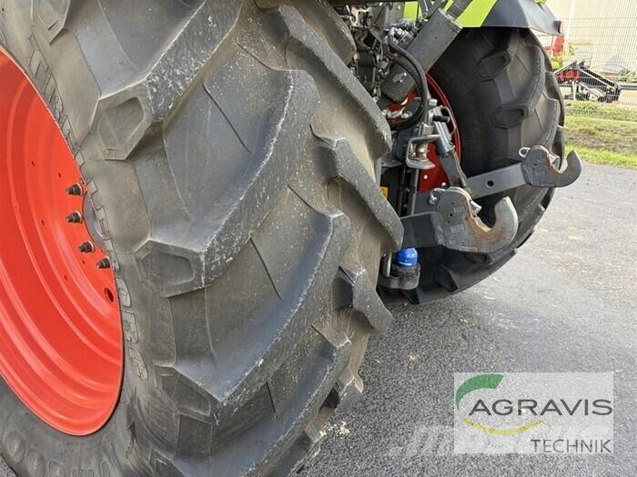 CLAAS ARION 660 CMATIC CEBIS Traktory