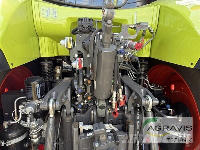 CLAAS ARION 660 CMATIC CEBIS Traktory