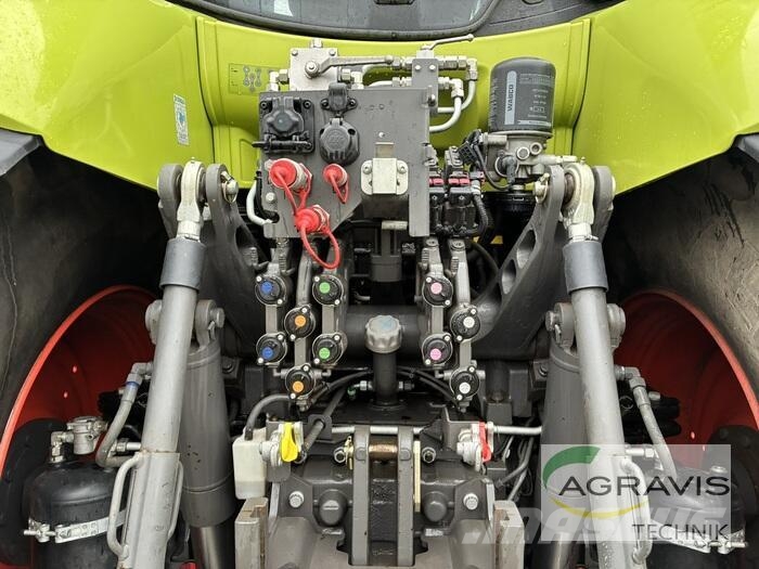 CLAAS AXION 810 CMATIC CEBIS Traktoren