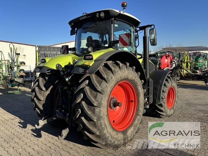 CLAAS AXION 810 CMATIC CEBIS الجرارات