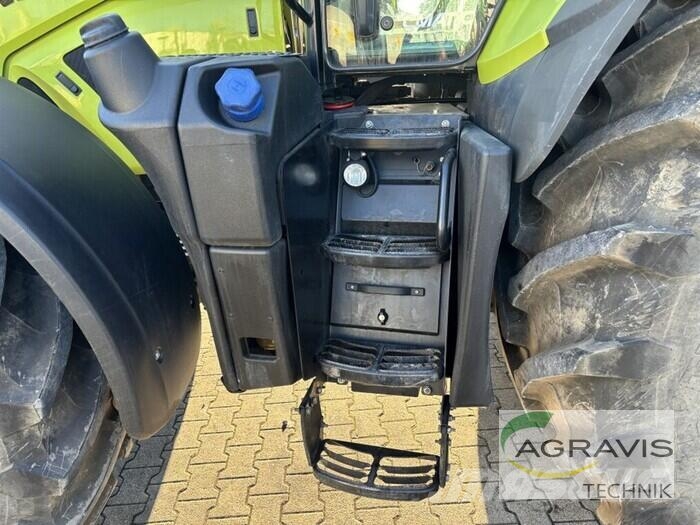 CLAAS AXION 810 CMATIC CEBIS الجرارات