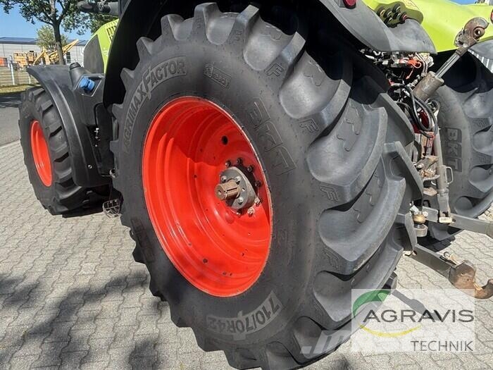 CLAAS AXION 810 CMATIC TIER 4F الجرارات