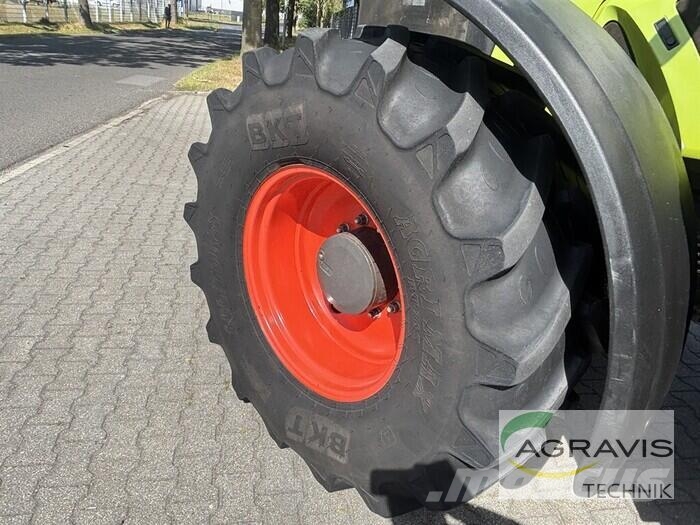 CLAAS AXION 810 CMATIC TIER 4F الجرارات