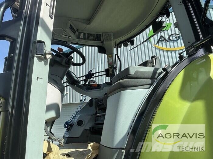 CLAAS AXION 810 CMATIC TIER 4F الجرارات