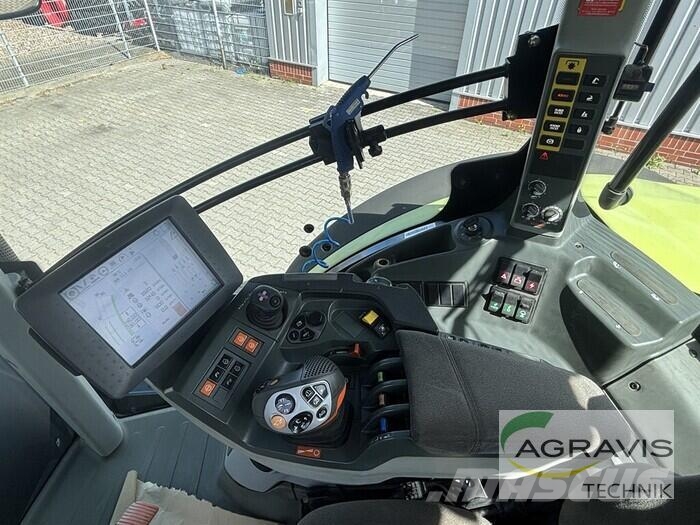 CLAAS AXION 810 CMATIC TIER 4F الجرارات