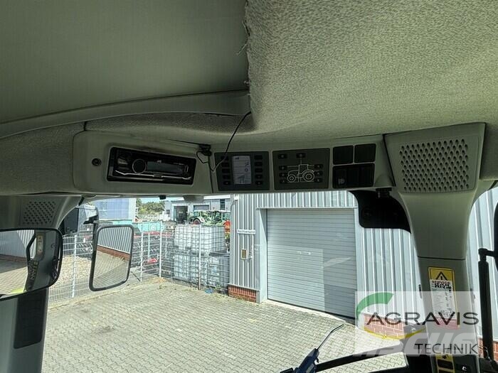 CLAAS AXION 810 CMATIC TIER 4F الجرارات
