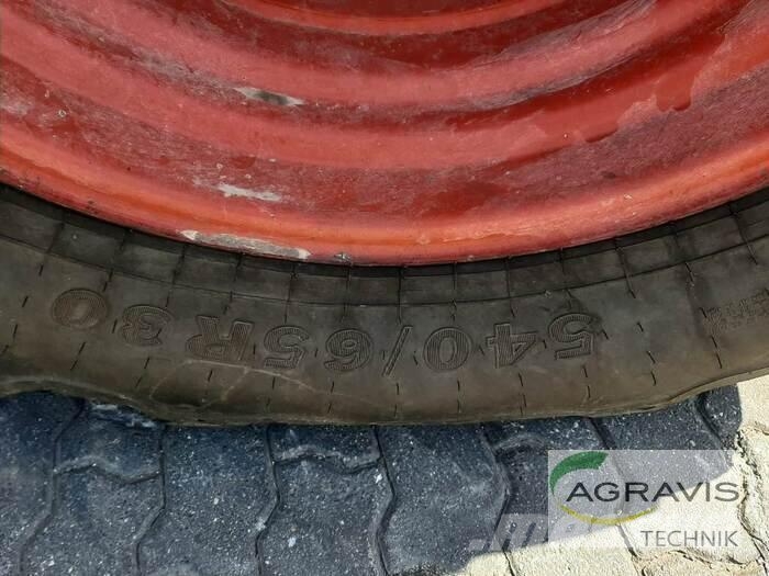 CLAAS AXION 810 CMATIC TIER 4I Traktorit
