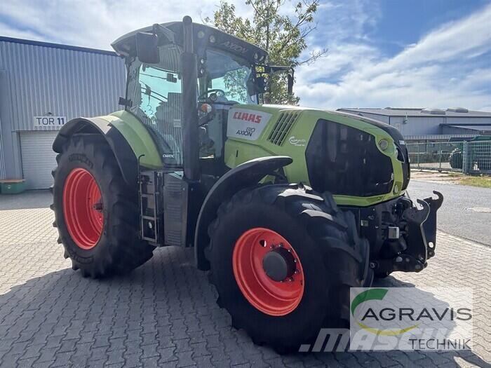 CLAAS AXION 810 CMATIC TIER 4F الجرارات