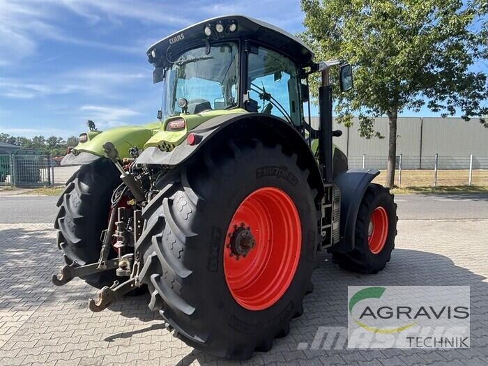 CLAAS AXION 810 CMATIC TIER 4F الجرارات
