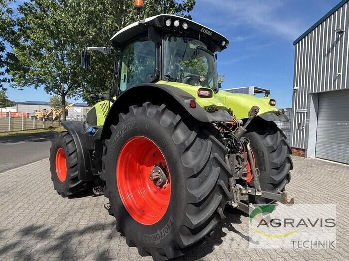 CLAAS AXION 810 CMATIC TIER 4F الجرارات