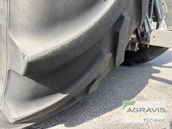 CLAAS AXION 920 CMATIC CEBIS الجرارات