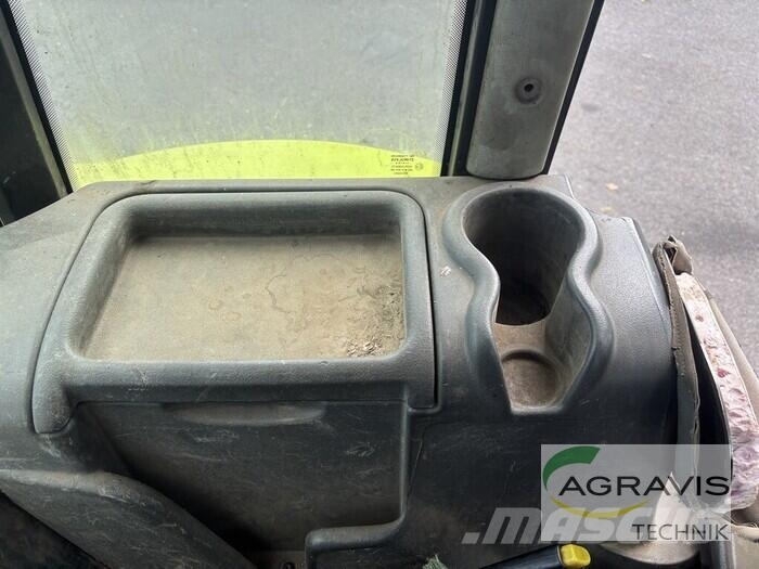 CLAAS AXOS 340 C Traktoren