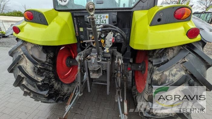 CLAAS AXOS 340 CL Traktory