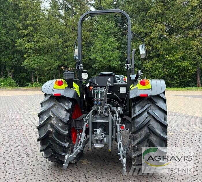CLAAS ELIOS 2.75 PLATTFORM TREND الجرارات