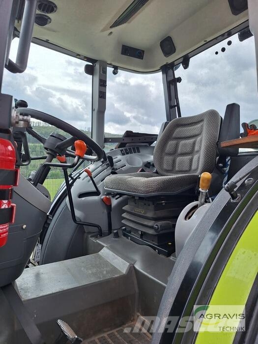 CLAAS ELIOS 210 Traktoren