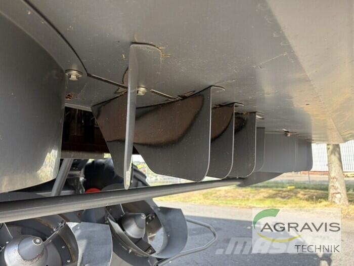 CLAAS LEXION 6700 Leikkuupuimurit