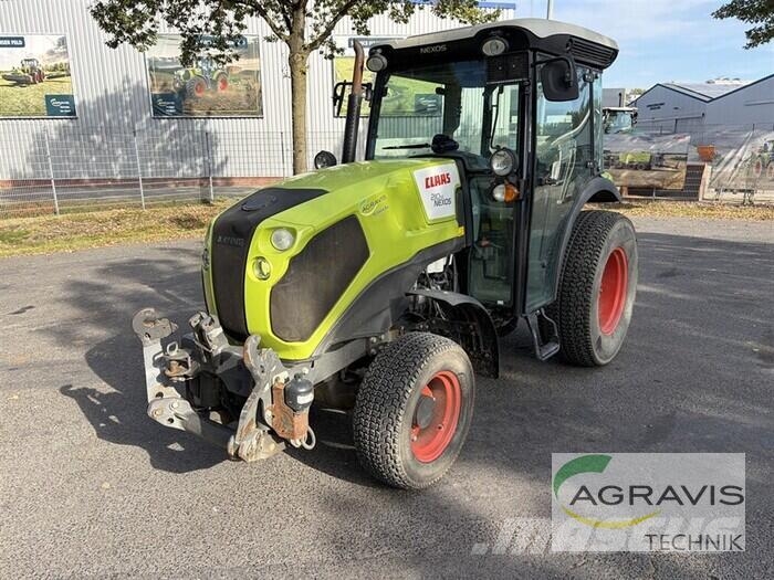 CLAAS NEXOS 210 VL Traktoren