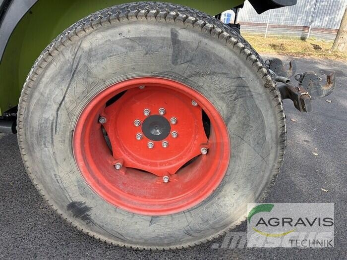 CLAAS NEXOS 210 VL Traktoren