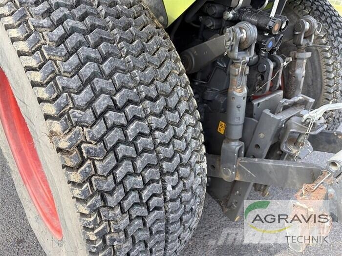 CLAAS NEXOS 210 VL Traktoren