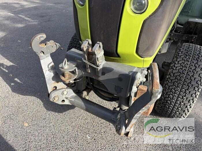 CLAAS NEXOS 210 VL Traktoren