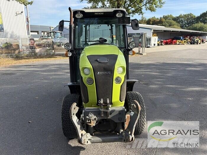 CLAAS NEXOS 210 VL Traktoren