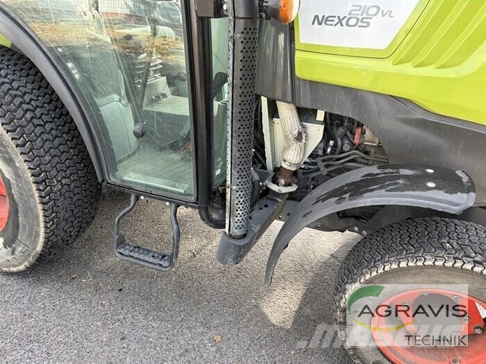 CLAAS NEXOS 210 VL Traktoren
