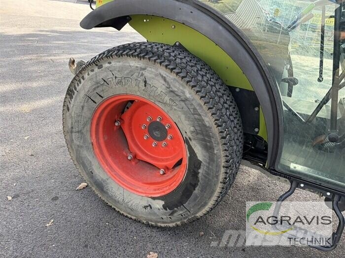 CLAAS NEXOS 210 VL Traktoren