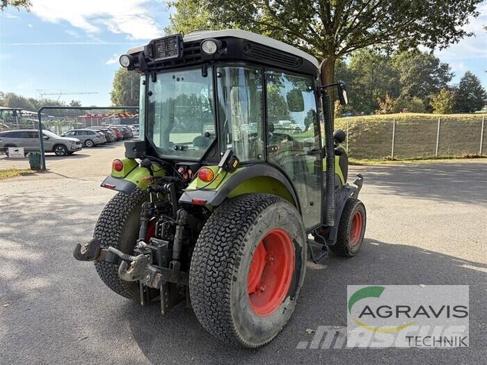 CLAAS NEXOS 210 VL Traktoren