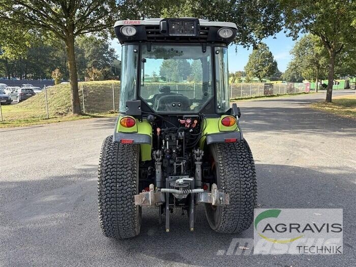 CLAAS NEXOS 210 VL Traktoren