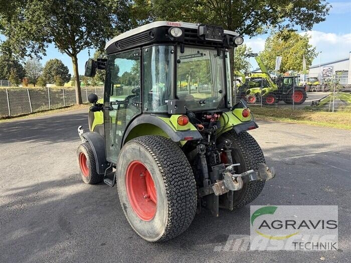 CLAAS NEXOS 210 VL Traktoren