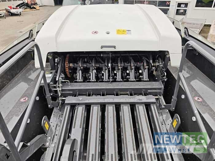 CLAAS QUADRANT 5200 FC EVOLUTION TA محزمات مربعة