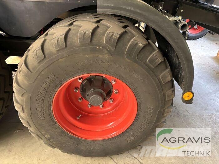CLAAS QUADRANT 5300 FC T 각형 곤포기