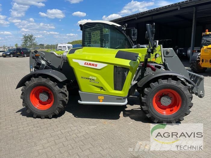 CLAAS SCORPION 635 VARIPOWER معدات مناولة لأغراض الزراعة