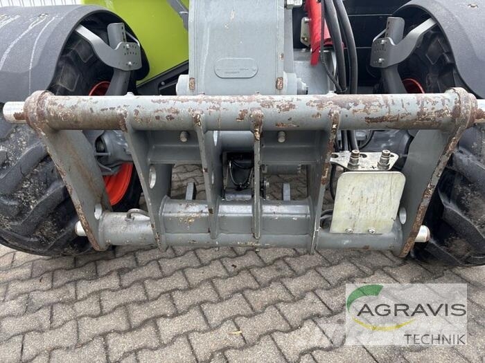 CLAAS SCORPION 635 VARIPOWER معدات مناولة لأغراض الزراعة