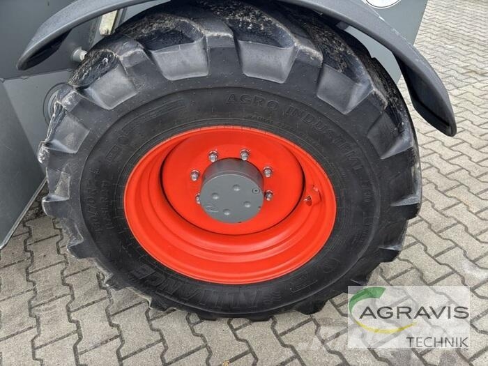 CLAAS SCORPION 635 VARIPOWER معدات مناولة لأغراض الزراعة