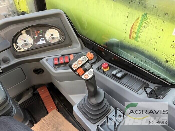 CLAAS SCORPION 742 VARIPOWER 農業用伸縮臂裝載機