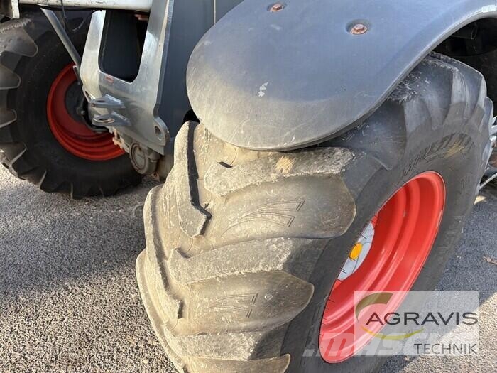 CLAAS SCORPION 9040 Kmetijski teleskopski nakladalci