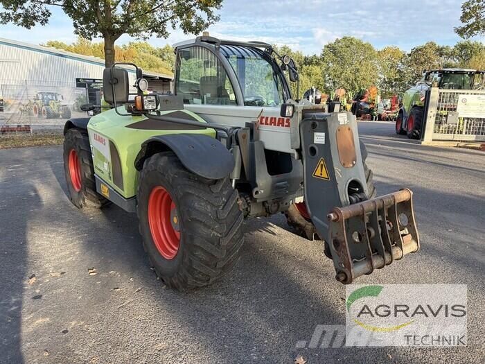 CLAAS SCORPION 9040 Kmetijski teleskopski nakladalci