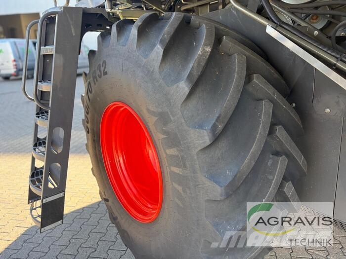 CLAAS TRION 750 Teraviljakombainid